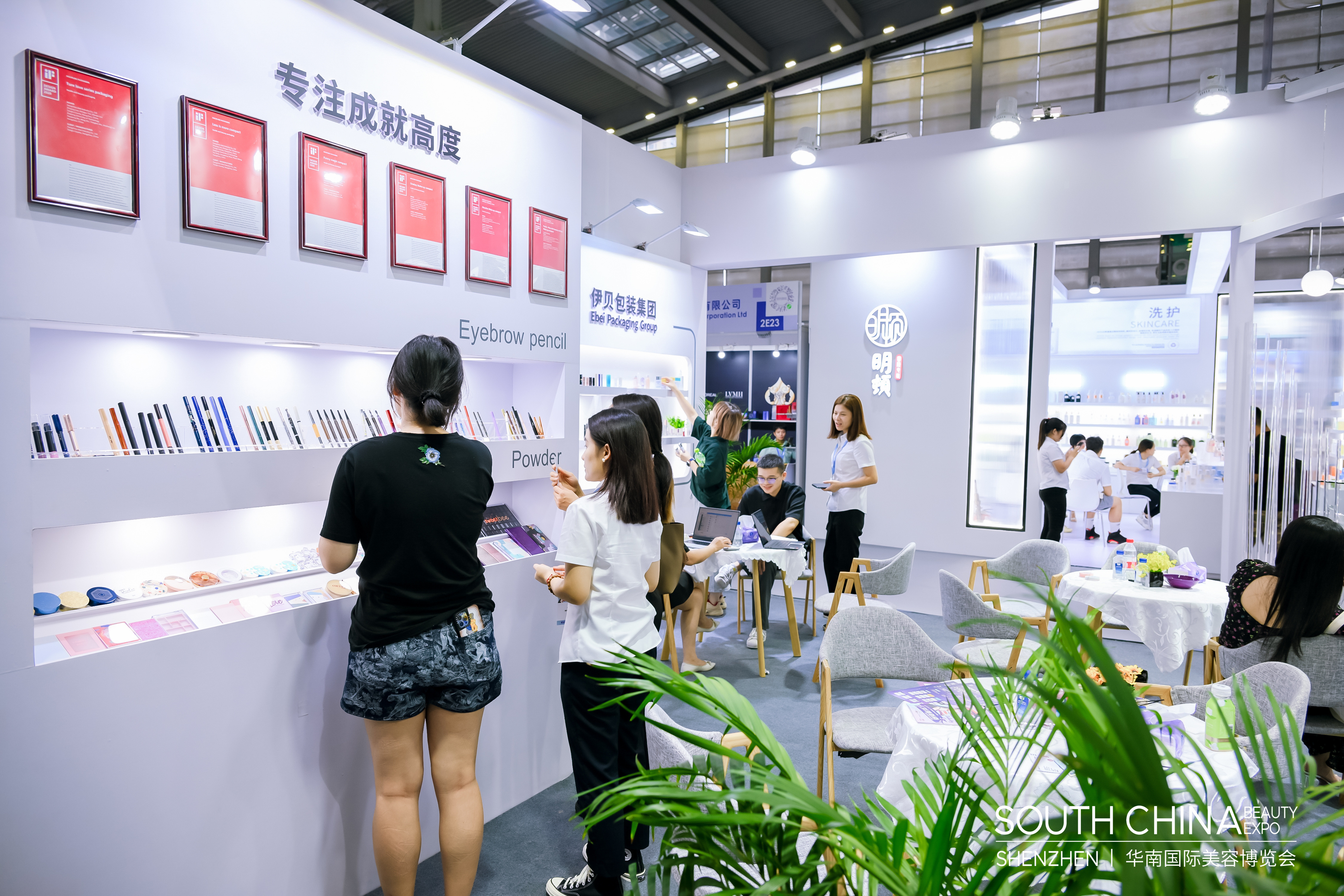 如何讓展臺(tái)展覽搭建與展品相得益彰?避免過度個(gè)性化的陷阱